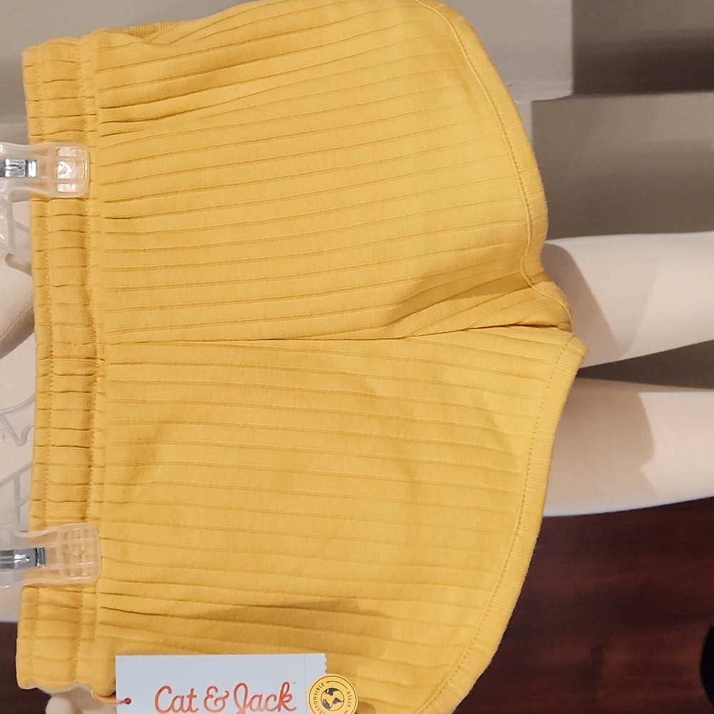 NEW GIRLS CAT & JACK YELLOW RIBBED 2 POCKET SHORTS SIZE 6X.  CLEARANCE - Picture 4 of 7